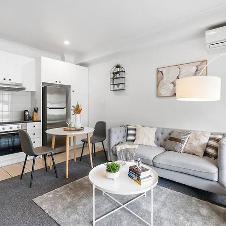 Cozy 1 Bedder In St Kilda With Balcony Apartment เมลเบิร์น ภายนอก รูปภาพ