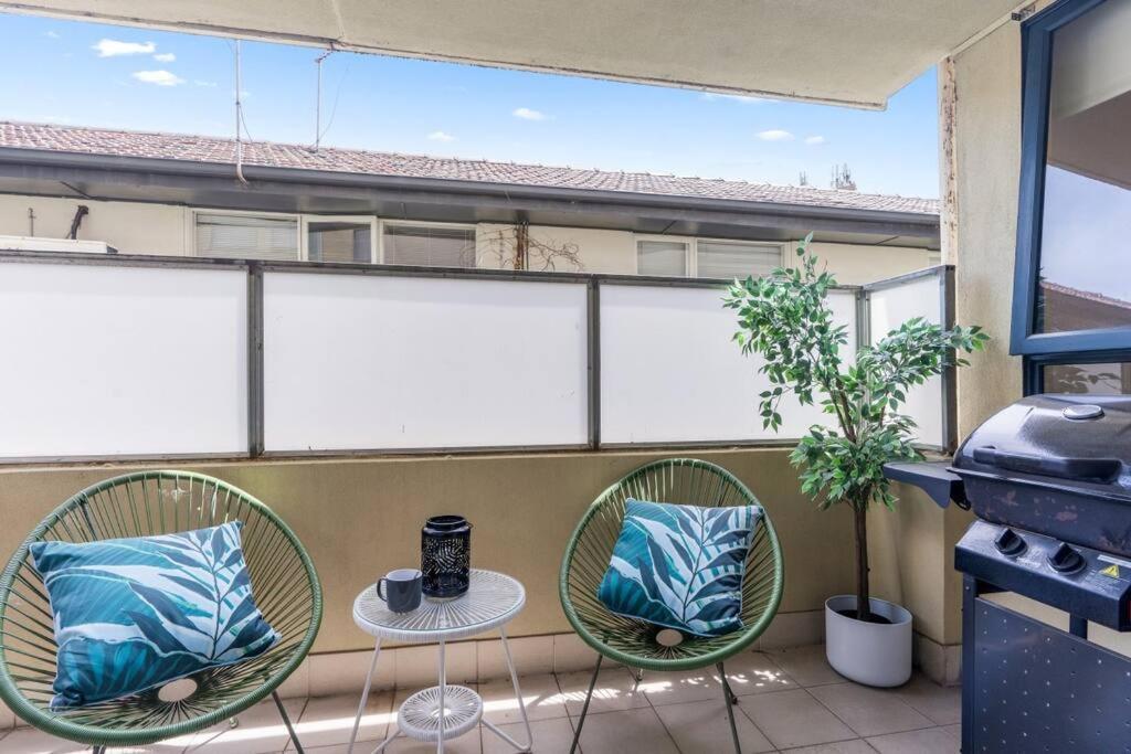 Cozy 1 Bedder In St Kilda With Balcony Apartment เมลเบิร์น ภายนอก รูปภาพ