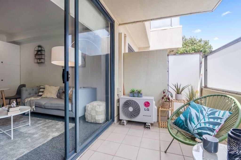 Cozy 1 Bedder In St Kilda With Balcony Apartment เมลเบิร์น ภายนอก รูปภาพ