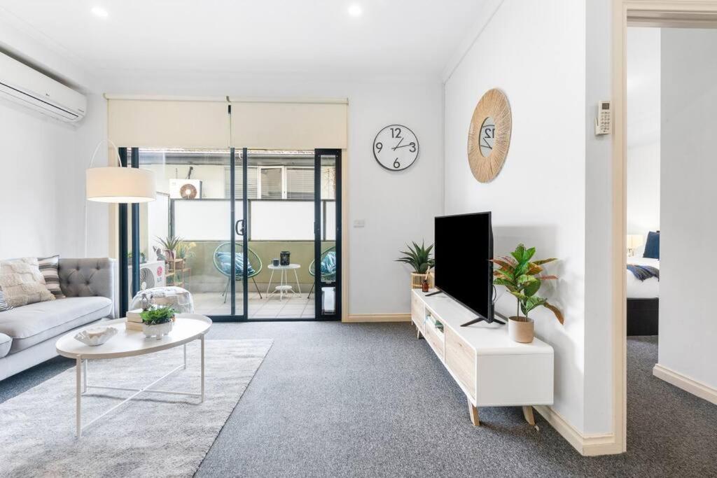 Cozy 1 Bedder In St Kilda With Balcony Apartment เมลเบิร์น ภายนอก รูปภาพ