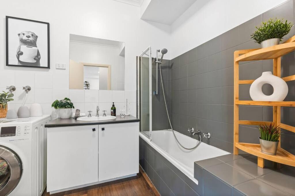 Cozy 1 Bedder In St Kilda With Balcony Apartment เมลเบิร์น ภายนอก รูปภาพ